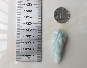 【終身保真 工廠自銷 】 純天然緬甸A貨翡翠 糯冰種 金玉滿堂吊墜掛件 手工雕刻精品 【 贈(zèng)送證書 】 支持全國權(quán)威機(jī)構(gòu)復(fù)檢 , 如假終身包退,假一賠十。同樣種水的商場售價(jià)都在五百元以上,限量特價(jià)起拍,雕刻手工錢都不夠 編號(hào):18